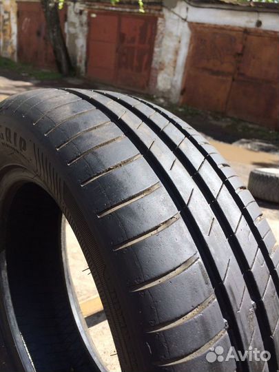 Goodyear EfficientGrip Performance 195/60 R15