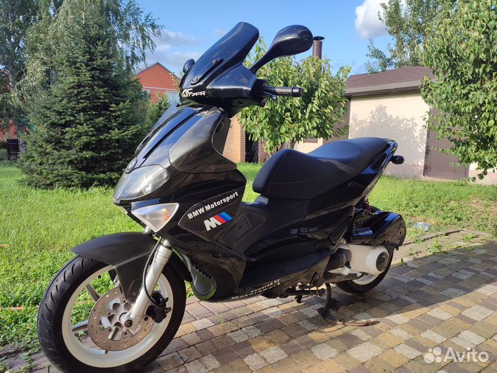 Скутер Gilera Runner 200
