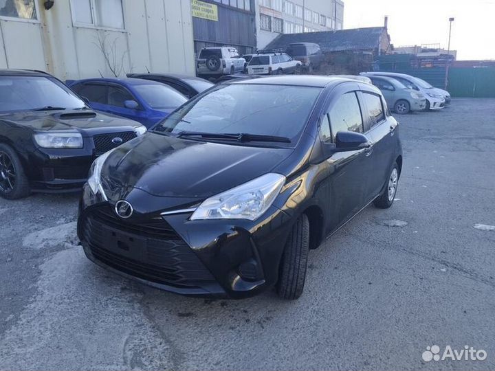 Toyota Vitz 1.0 CVT, 2017, 11 000 км