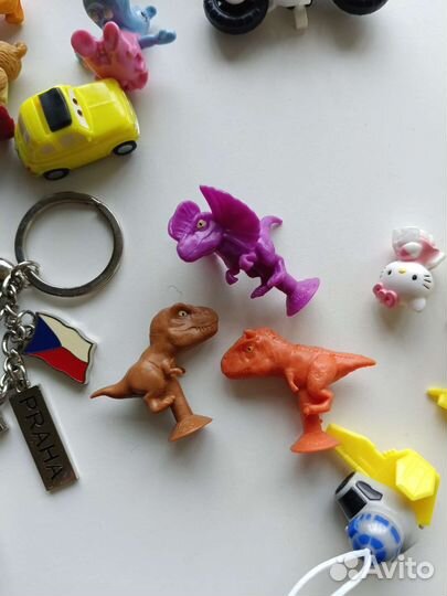 Киндеры брелки фигурки 20 штук