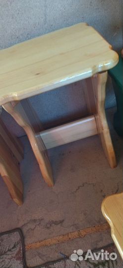Табуретки деревянные