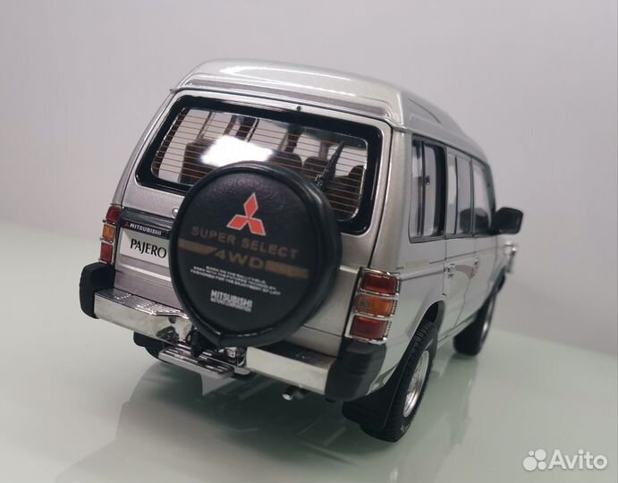 Mitsubishi Pajero II 1991 1/18 SunYork