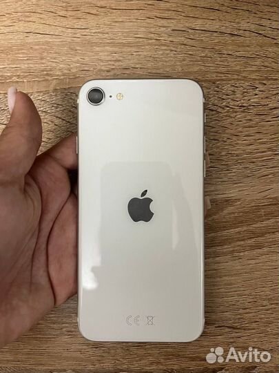 iPhone SE, 64 ГБ