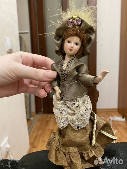 Фарфоровая кукла коллекционная