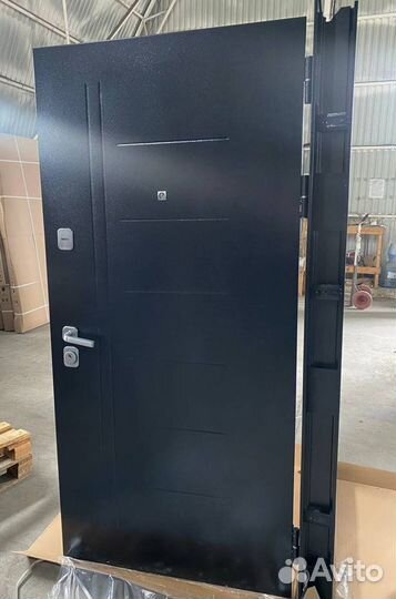 Дверь входная 9 см «Феррони Серебро Велюр» Белый