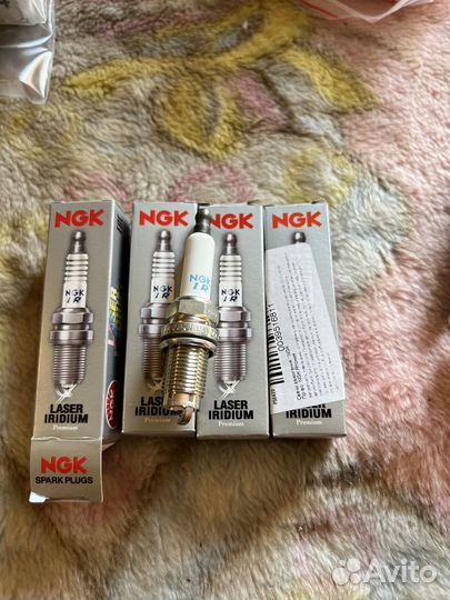 Свечи зажигания иридиевые ngk VAG