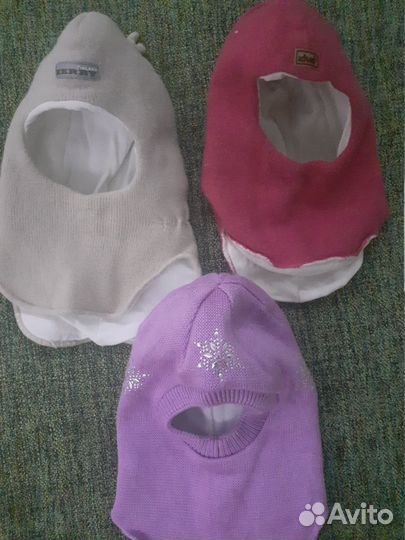 Продаю шапки и перчатки для девочки