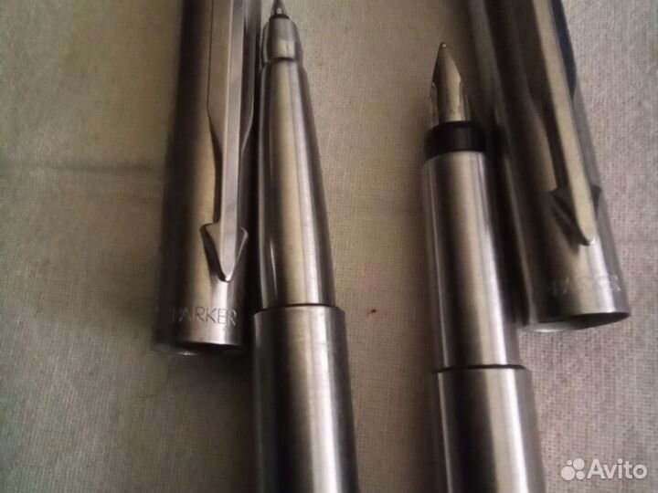Перьевая и шариковая ручки parker