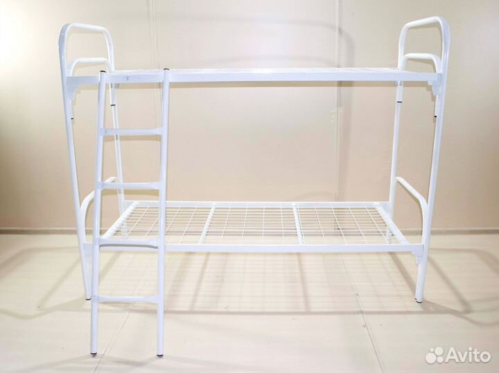 Двухъярусная металлическая кровать со склада