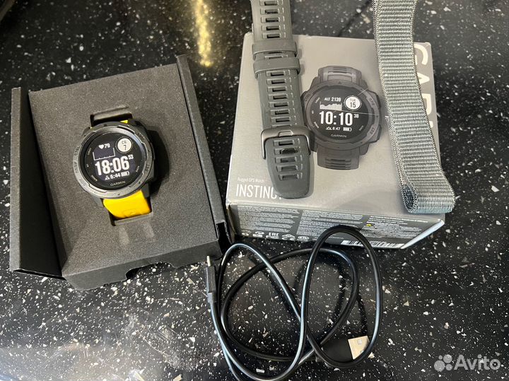 Смарт-часы Garmin Instinct