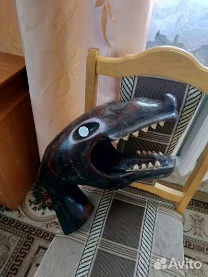 Голова динозавра из дерева на стену