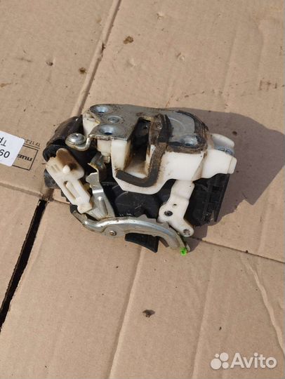 Замок задней левой двери Mitsubishi Lancer 9