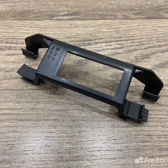 Кронштейны крепления подсветки ног VAG 2 шт