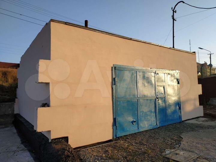 Гараж, > 30 м²