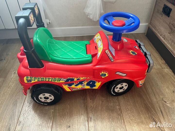 Машинка каталка с ручкой