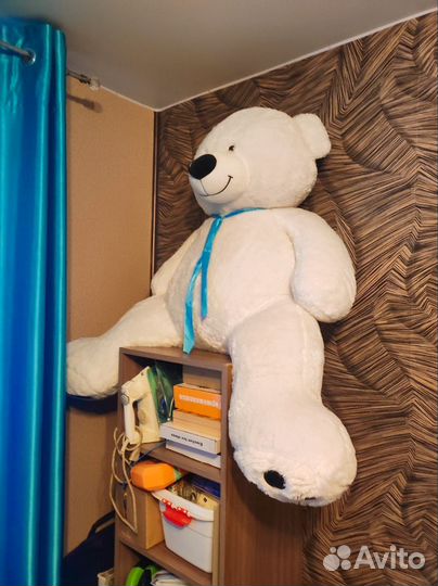 Большой плюшевый мишка