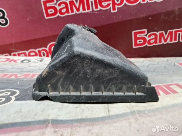 Корпус воздушного фильтра передний правый Toyota L