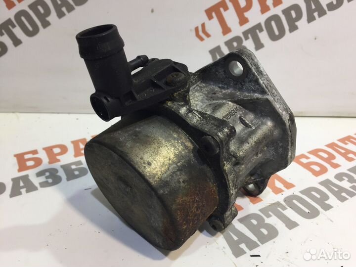 Рено Трафик Вакуумный насос