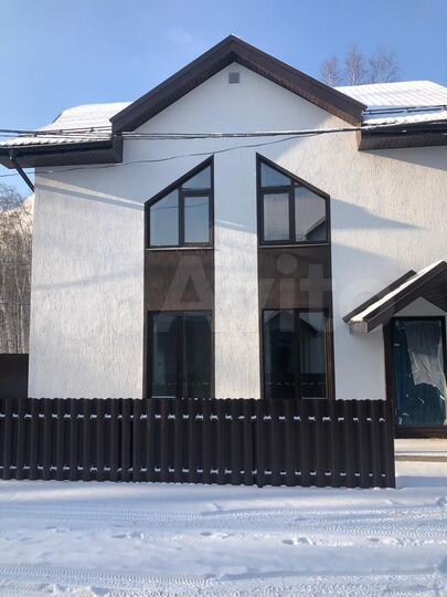 Дом 208 м² на участке 5 сот.