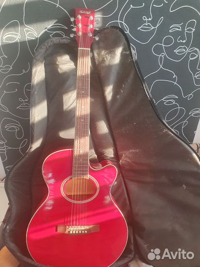 Гитара с чехлом