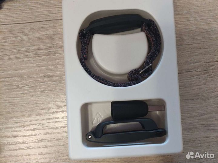 Умный браслет Huawei band /4e