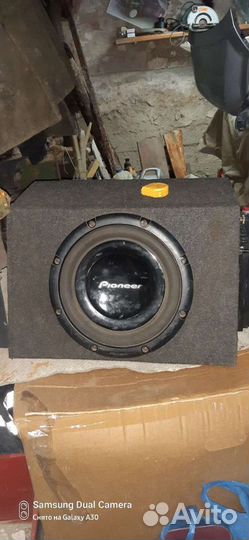 Автомобильный сабвуфер и усилитель