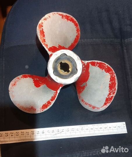 Гребной винт на лодочный мотор