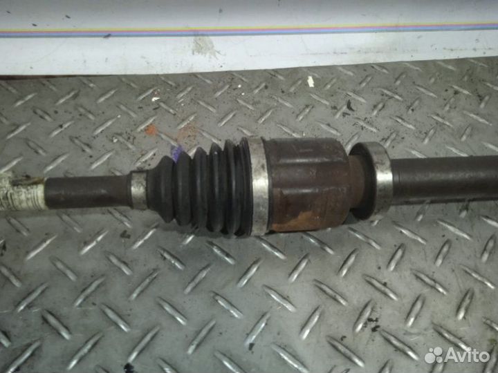 Привод передний правый Nissan Note E11