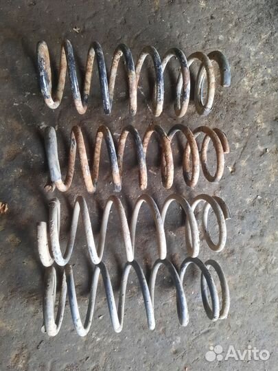 Пружина задняя Suzuki Ignis