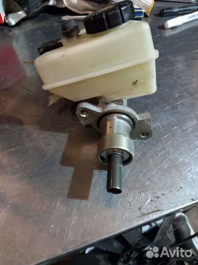 Главный тормозной цилиндр Mercedes W210