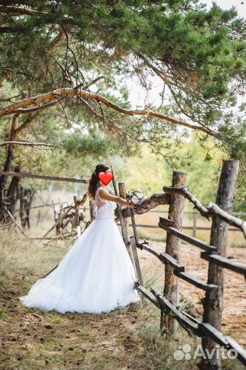 Свадебное платье