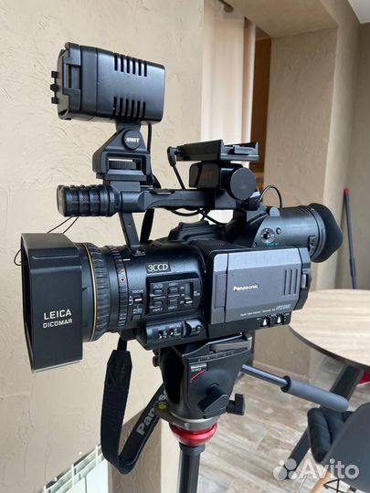 Видеокамера Panasonic AG-DVX100B