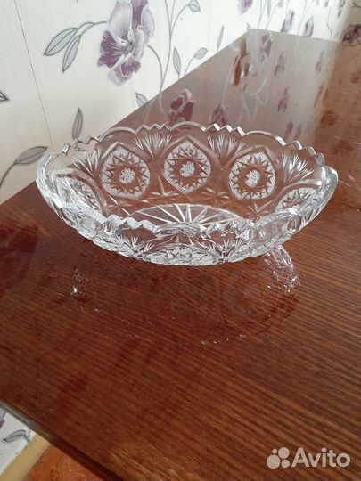 Хрусталь (салатницы,рюмки)