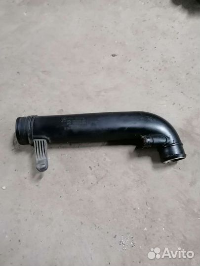 Патрубок интеркулера Шкода Октавия А5 1.8tsi