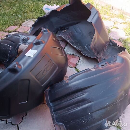 Локеры Тойота camry подкрылки Тойота камри