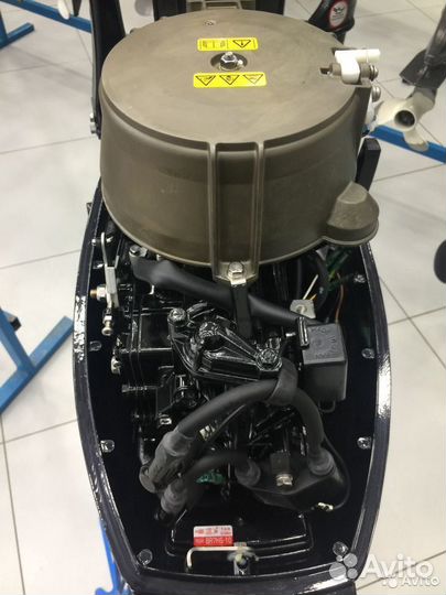 Лодочный мотор Tohatsu (Тохатсу) M18 E2S витрина