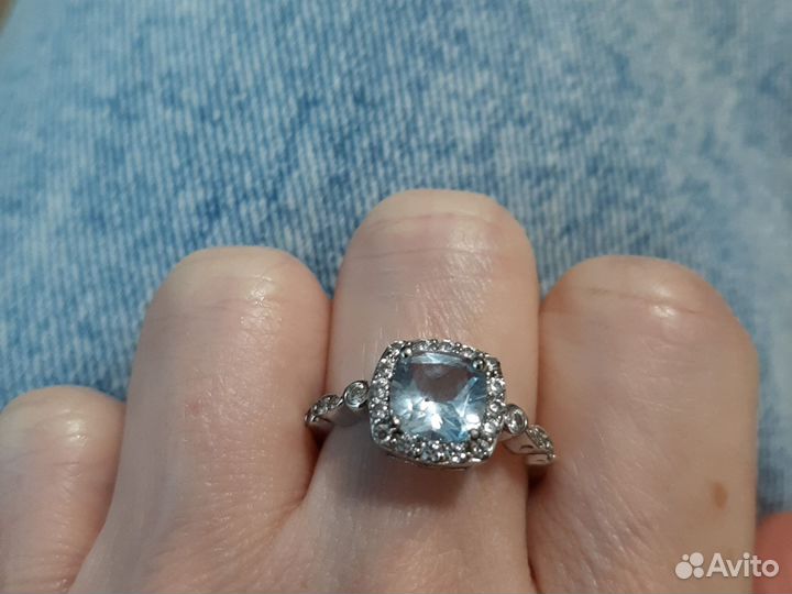 Серебряное кольцо 17 размер с топазом