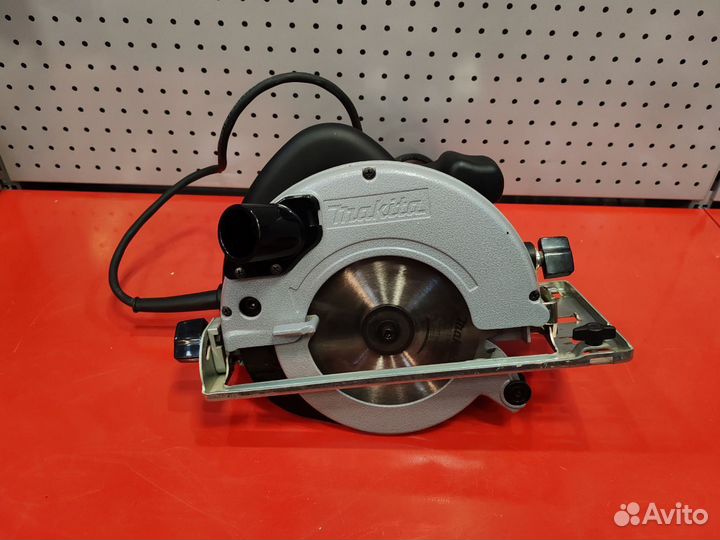 Makita Дисковая пила 5603R, 1,1кВт, диск 165х20мм