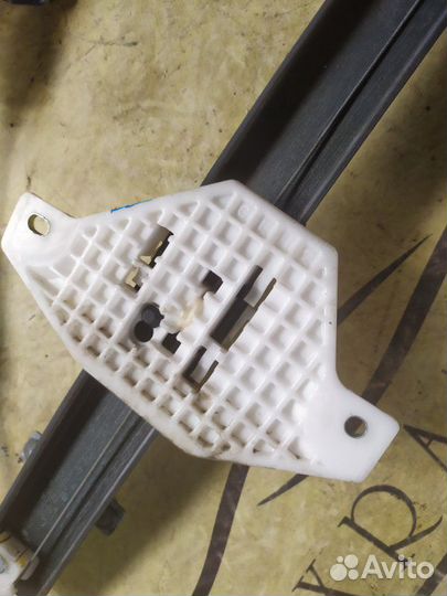 Стеклоподъемник электрический передний левый