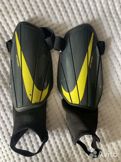 Футбольные щитки детские