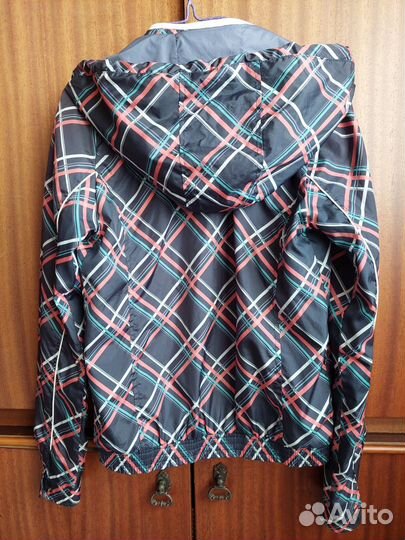 Ветровка женская pull and bear