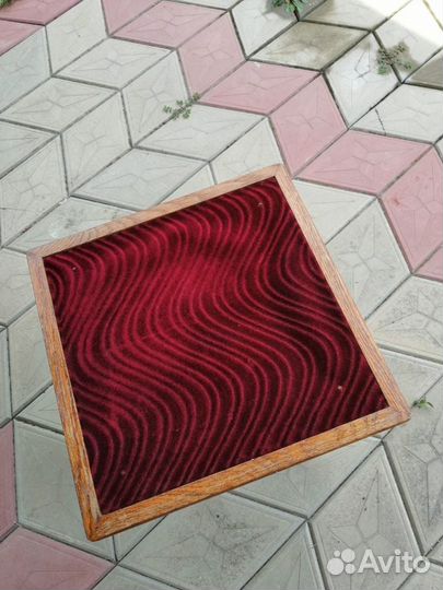 Табурет деревянный