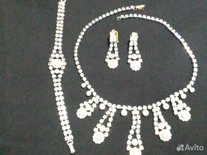 Ожерелье,браслет,клипсы.Винтаж.Чехия