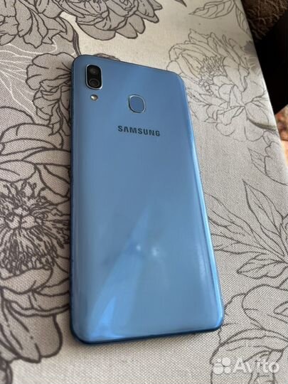 Samsung Galaxy A30, 3/32 ГБ