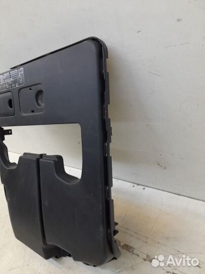 Накладка задняя левая Toyota Land Cruiser 200