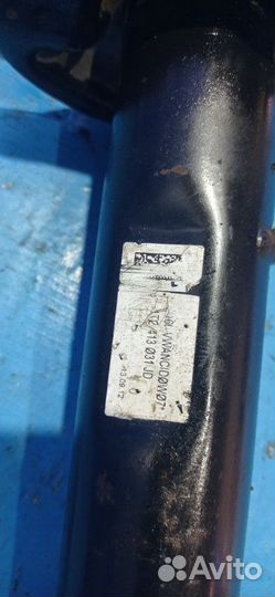 Передняя левая стойка амортизатора Skoda Octavia