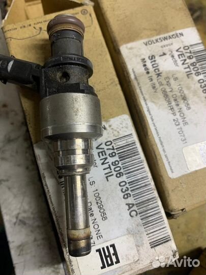 Форсунка топливная Audi Ауди А8 4.0 бензин