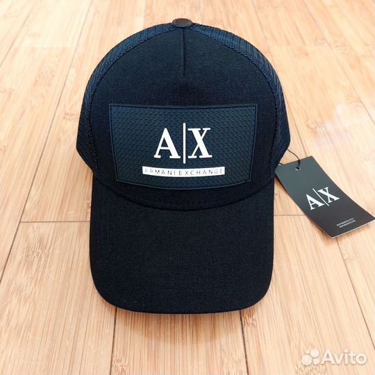 Кепка бейсболка Armani Exchange с сеткой чёрная