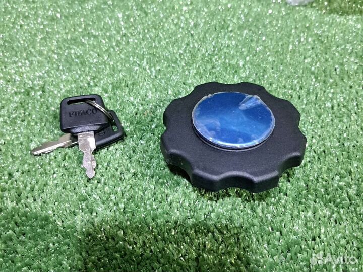 Крышка бака на мопед