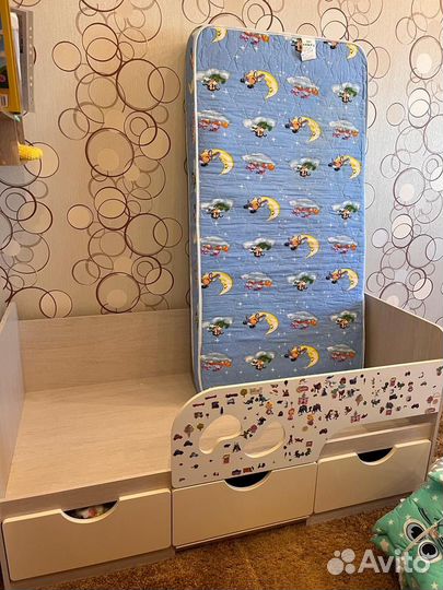 Детская кровать и матрас